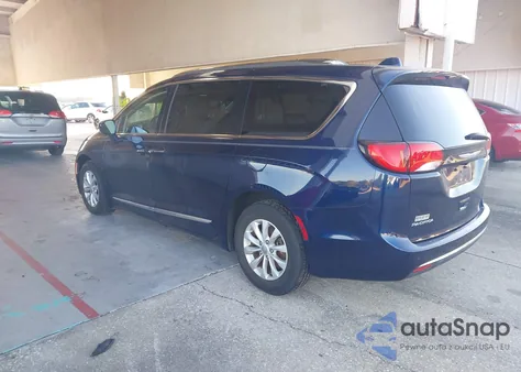 2018 Chrysler Pacifica Touring L Plus z USA, uszkodzony, nr VIN 2C4RC1EG0JR226816